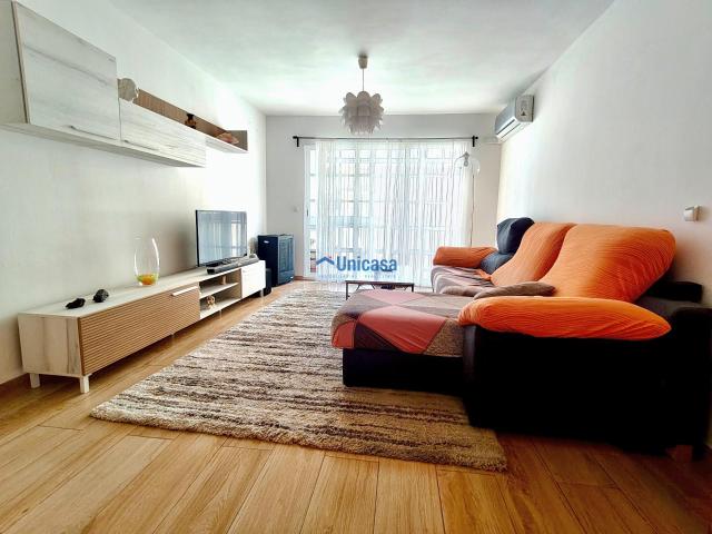 ¡AMPLIO PISO DE 4 HABITACIONES REFORMADO EN CARLOS HAYA CON PLAZA DE PARKING!