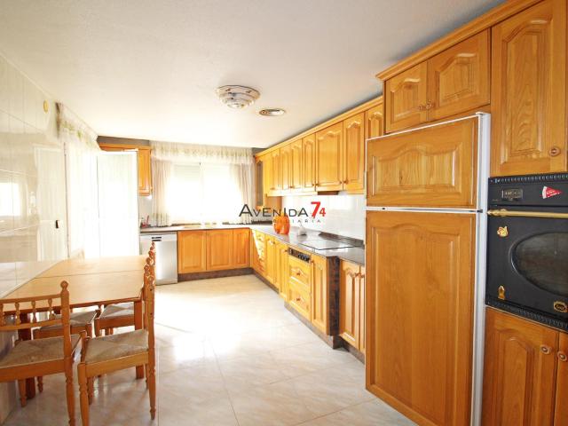AMPLIO PISO DE 5 HABITACIONES EN EL CENTRO DE LORCA REF 411