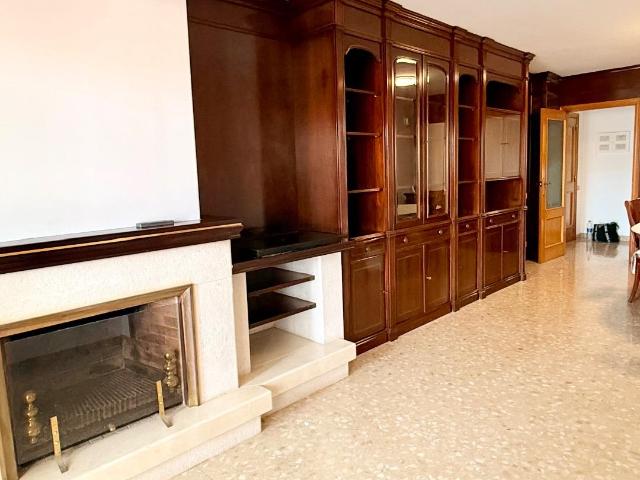 Amplio piso de 115 m2 con terraza, parking y trastero en Sant Joan Despí