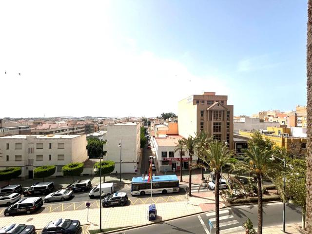 AMPLIO PISO DE 140 m2 CON GARAJE Y TERRAZA EN EL EJIDO!