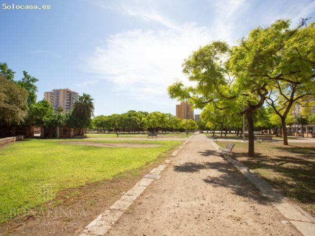 Amplio piso de 155 m² con 4 dormitorios y vistas despejadas al Parque de