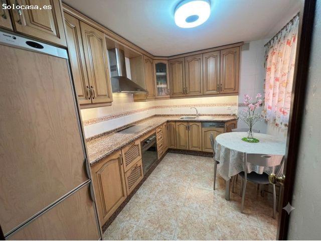 Amplio piso de 3 dormitorios con terraza, garaje y trastero!