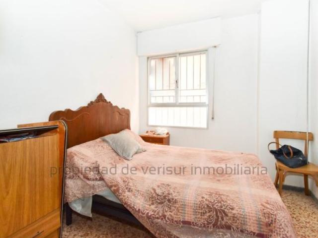 AMPLIO PISO DE 3 DORMITORIOS CON GARAJE