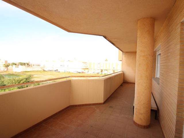 Amplio piso de 3 dormitorios con gran terraza, garaje y trastero