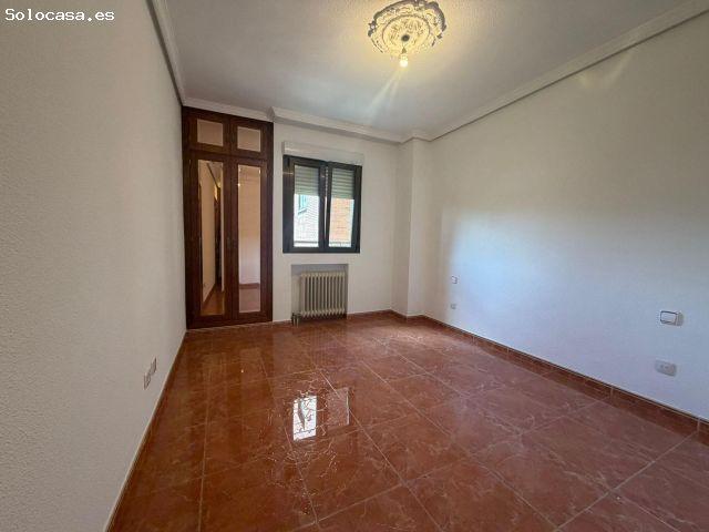 Amplio piso de 3 dormitorios en Peñagrande con piscina, garaje y trastero