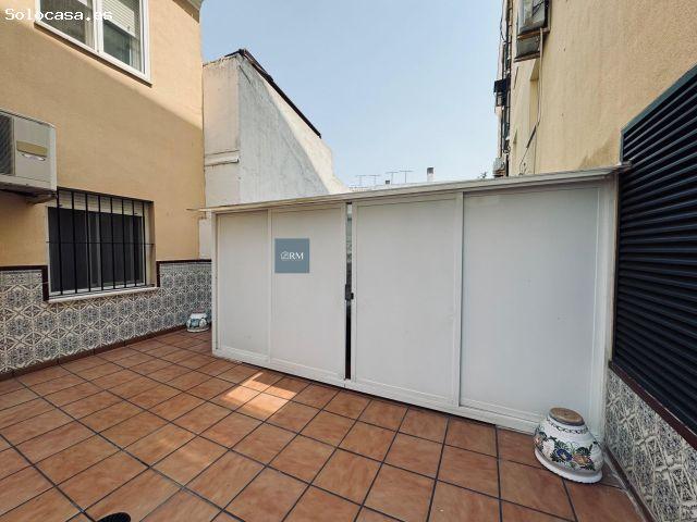 Amplio piso de 3 dormitorios en pleno centro de Sanlúcar – con patio, ascensor y garaje