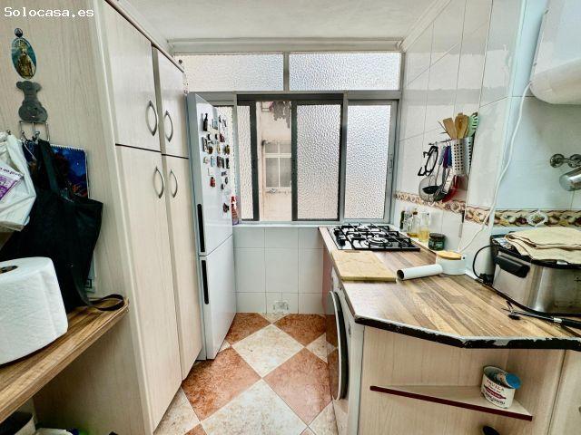 Amplio piso de 3 dormitorios en venta, Málaga