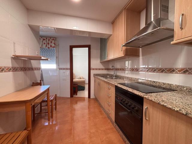 Amplio piso de 3 habitaciones PARA ESTUDIANTES en Burjassot