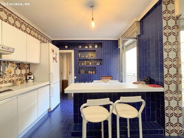Amplio piso en venta en el corazón de Ávila, zona Centro