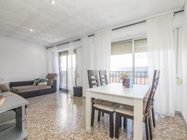 Amplio Piso en Venta en Elche Sector V El Canal