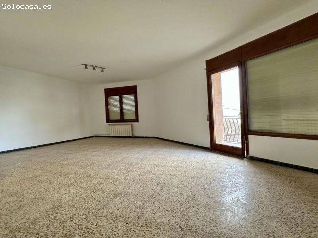 Amplio piso en venta en Manlleu