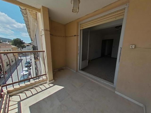 Amplio piso en Alicante con balcón y ascensor ¡Oportunidad única!