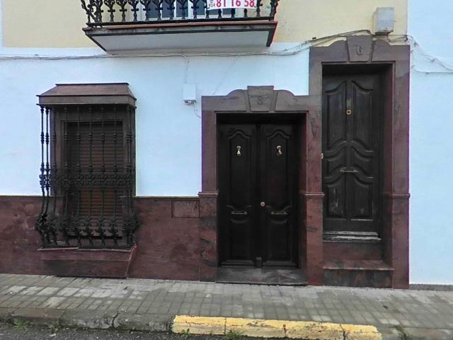 Amplio piso en Badajoz con balcón y terraza ¡Oportunidad única!