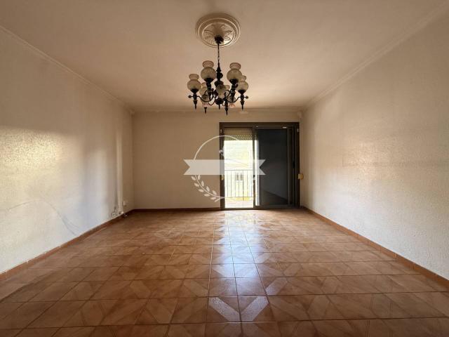 Amplio piso en Bonavista con infinitas posibilidades | 5 habitaciones y ascensor