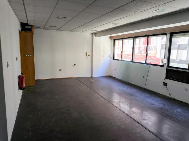 Piso 120 m2, en el centro de Carballo
