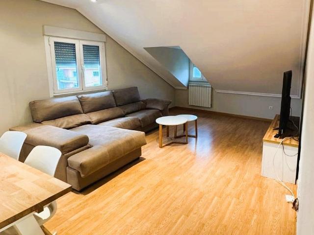 Amplio Piso en el Centro de Cacabelos por 89.900 €