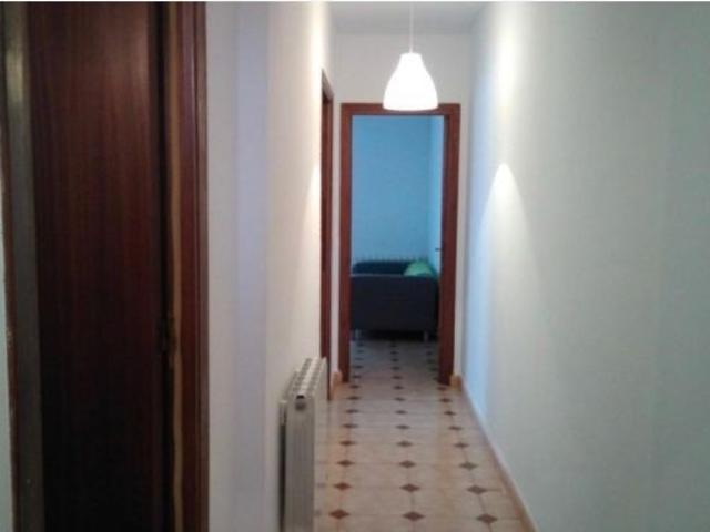 Amplio Piso en el Centro de Cáceres ¡Ideal para Primera Vivienda!