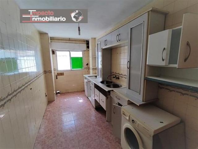 Amplio Piso en el Centro de El Ejido Oportunidad para Reformar por €71,999.98