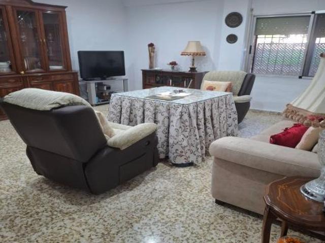Amplio piso en Fátima con gran patio