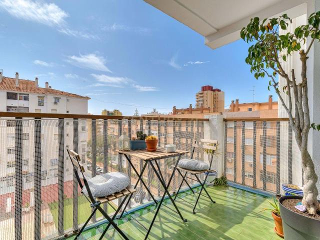 Amplio piso en Fuengirola, con parking y terrazas