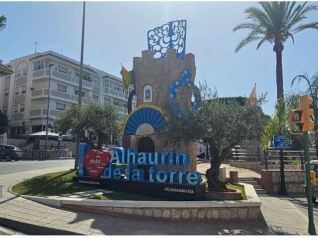 Amplio piso en pleno centro de Alhaurín de la Torre