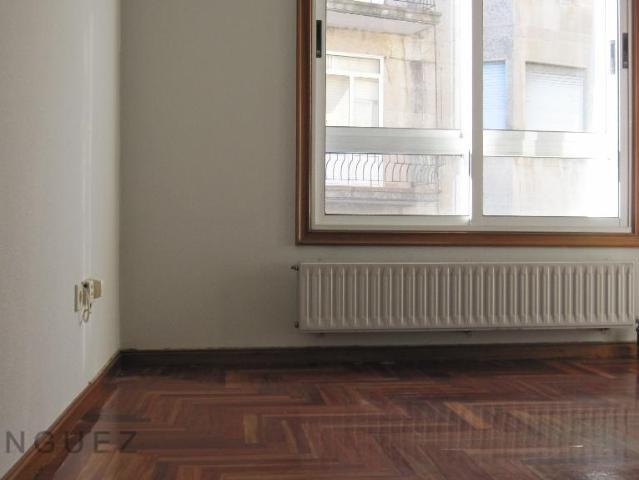 AMPLIO PISO EXTERIOR CON GARAJE Y TRASTERO JUNTO A PLAZA DE ESPAÑA