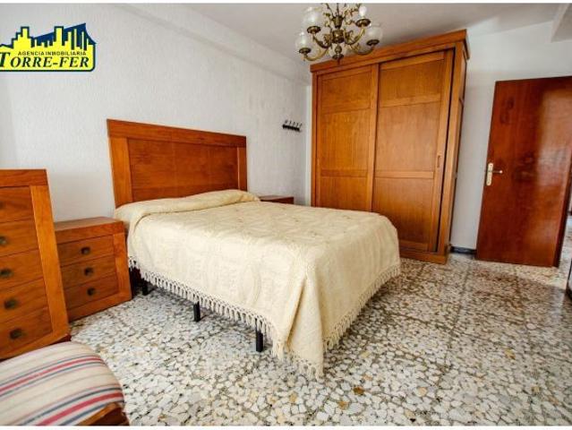 ¡AMPLIO PISO EXTERIOR DE 4 DORMITORIOS JUNTO A PLAZA DE TOROS!