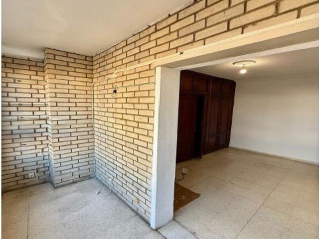Amplio piso exterior en Avenida de Colón – luz, espacio y ubicación privilegiada en Santa Marina