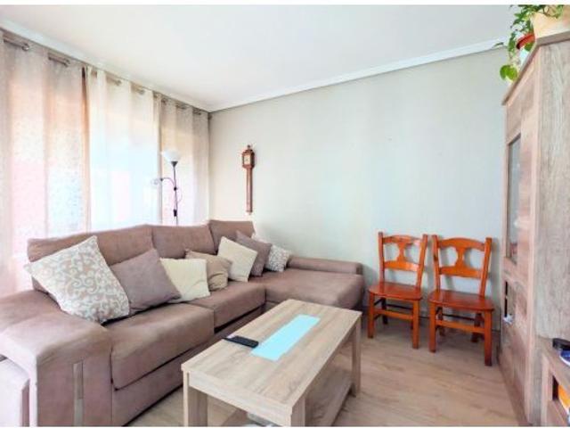¡AMPLIO PISO EXTERIOR REFORMADO, CON 3 DORMITORIOS, 2 BAÑOS Y ASCENSOR EN LA ZONA DEL ASILO!