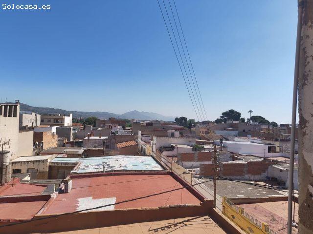 Amplio piso familiar de 136 m2 en comunidad tranquila de solo 8 vecinos – Calle Traiguera