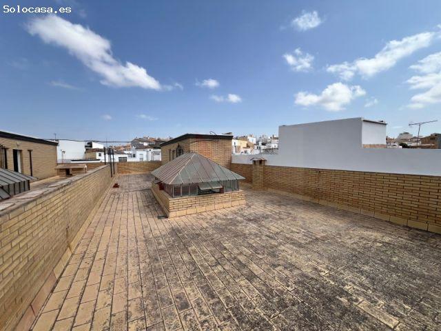 Amplio piso junto a centros escolares y centro de salud