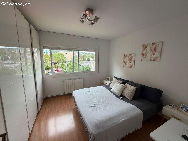 Amplio piso reformado de 4 habitaciones en Plaza Cataluña, Gavà