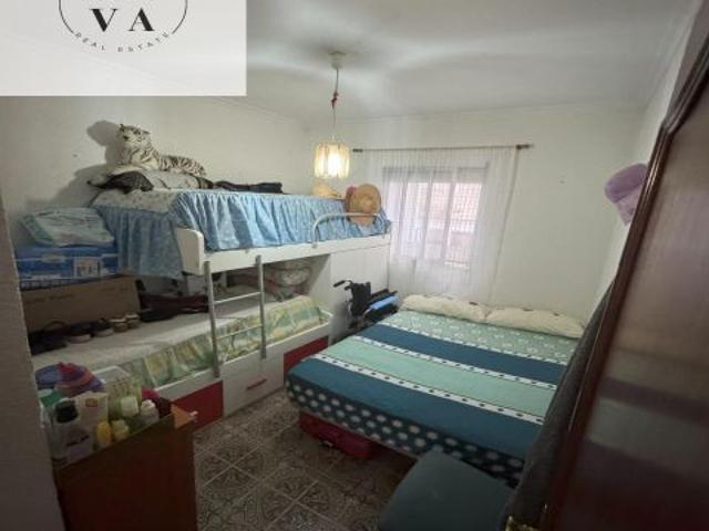Amplio piso semireformado en Garbinet, Alicante Ideal para familias