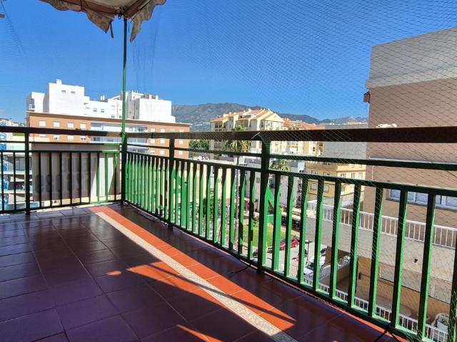 Amplío piso situado junto al mar entre el centro de Fuengirola y de los Boliches