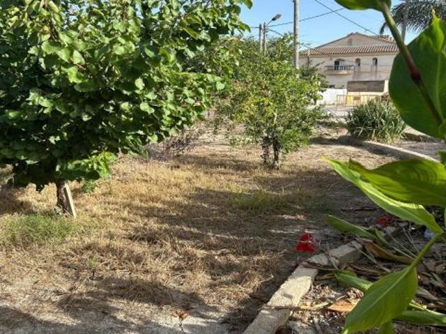Amplio Terreno 400m2 Urbanizable en Zona Tranquila Deltebre