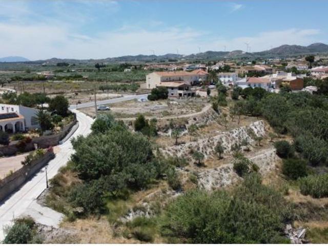 Amplio Terreno Urbano con Agua y Vistas Espectaculares en Cela, Lucar