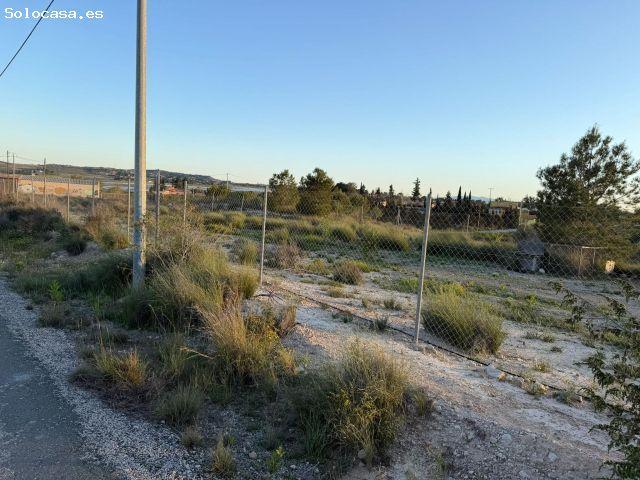 Amplio Terreno Urbanizable en la Zona de Los Valientes
