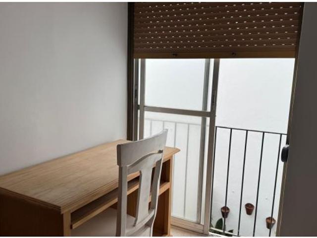 Amplio y Confortable Piso en Huerta de la Reina, Córdoba €750/mes