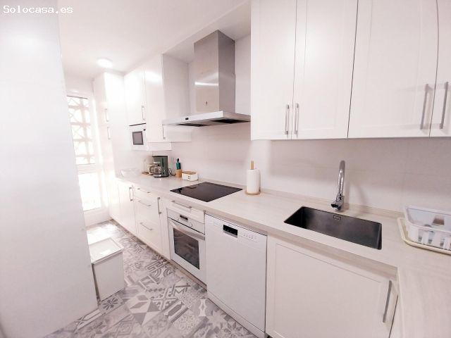 Amplio y luminoso apartamento dúplex totalmente reformado en el corazón de Calahonda, a un paso de l