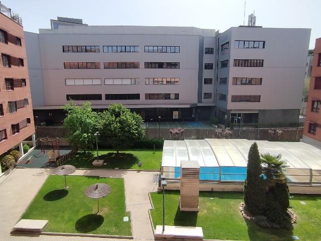 Amplio y Luminoso Apartamento en Delicias con Servicios Premium