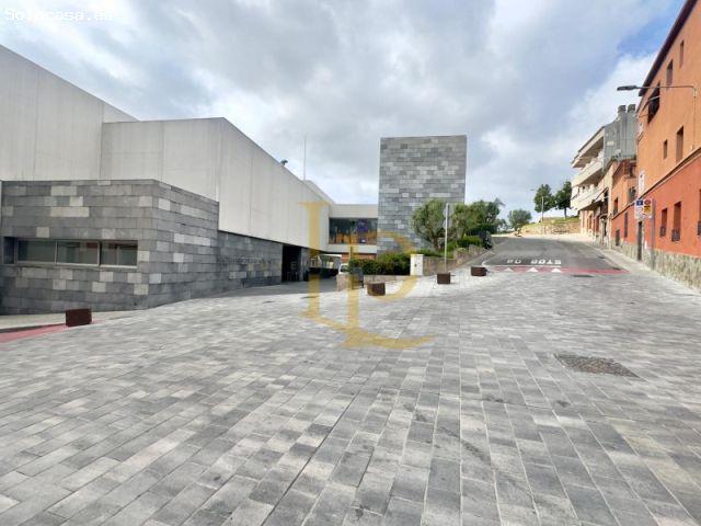 AMPLIO Y LUMINOSO PISO DE TRES HABITACIONES CON BALCÓN EN VENTA EN CASTELLBISBAL