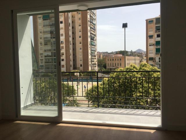 Amplio y Luminoso Piso en Martiricos, Málaga por €269,900