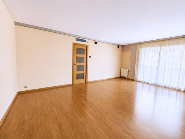 Amplio y luminoso piso en Martorell Cami Fondo por solo €1200