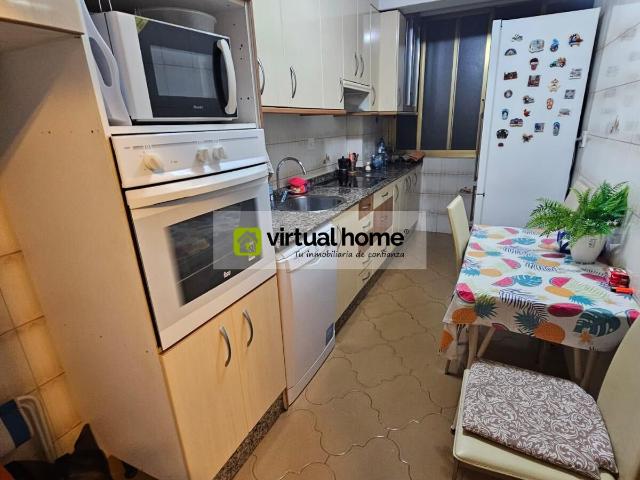Amplio y Luminoso Piso en Benidorm, Zona Poniente Ideal para Inversión