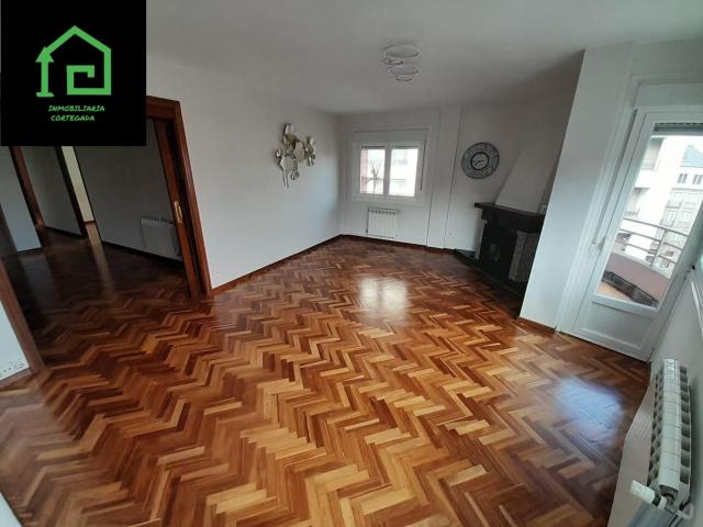 Amplio y Luminoso Piso en el Corazón de Vilagarcía de Arousa