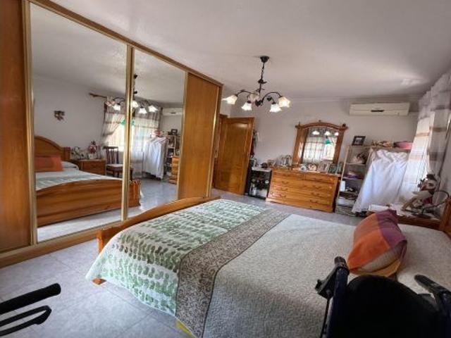 Amplio y Luminoso Piso en La Florida, Alicante por solo €190,000
