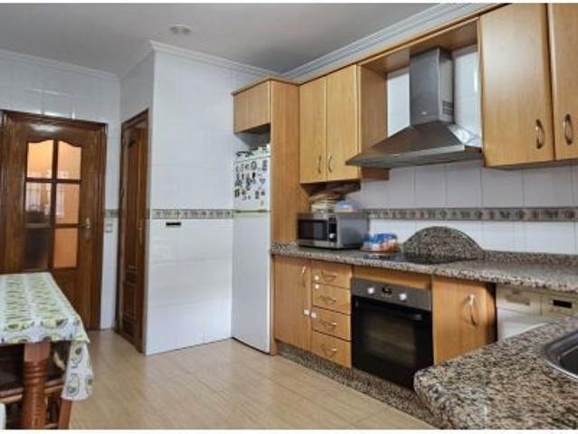 ¡Amplio y luminoso piso en venta en Berja, en zona inmejorable!