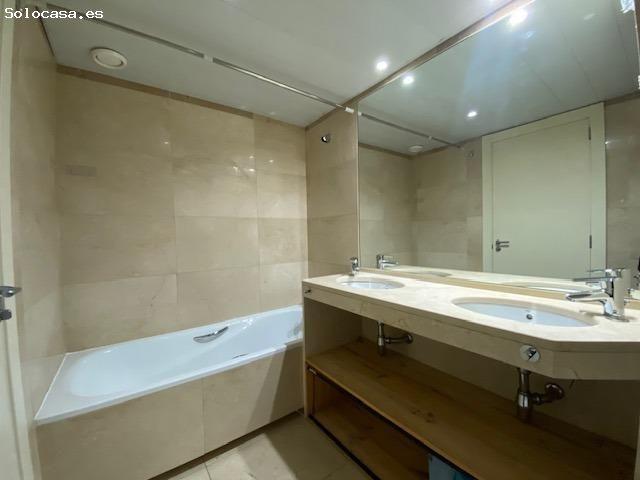 Amplio y luminoso piso en venta en la zona de Cappont, Lleida