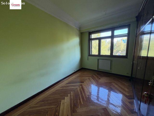 Amplio y Luminoso Piso en zona Avenida Arlanzón, Burgos €420.000