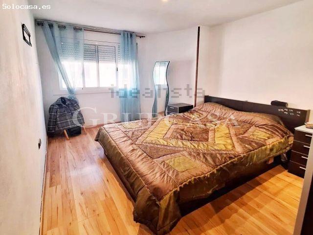 Amplio y Luminoso Piso Reformado en el Corazón de la Ciudad de 4 habitaciones y 2 baños ESCORXADOR